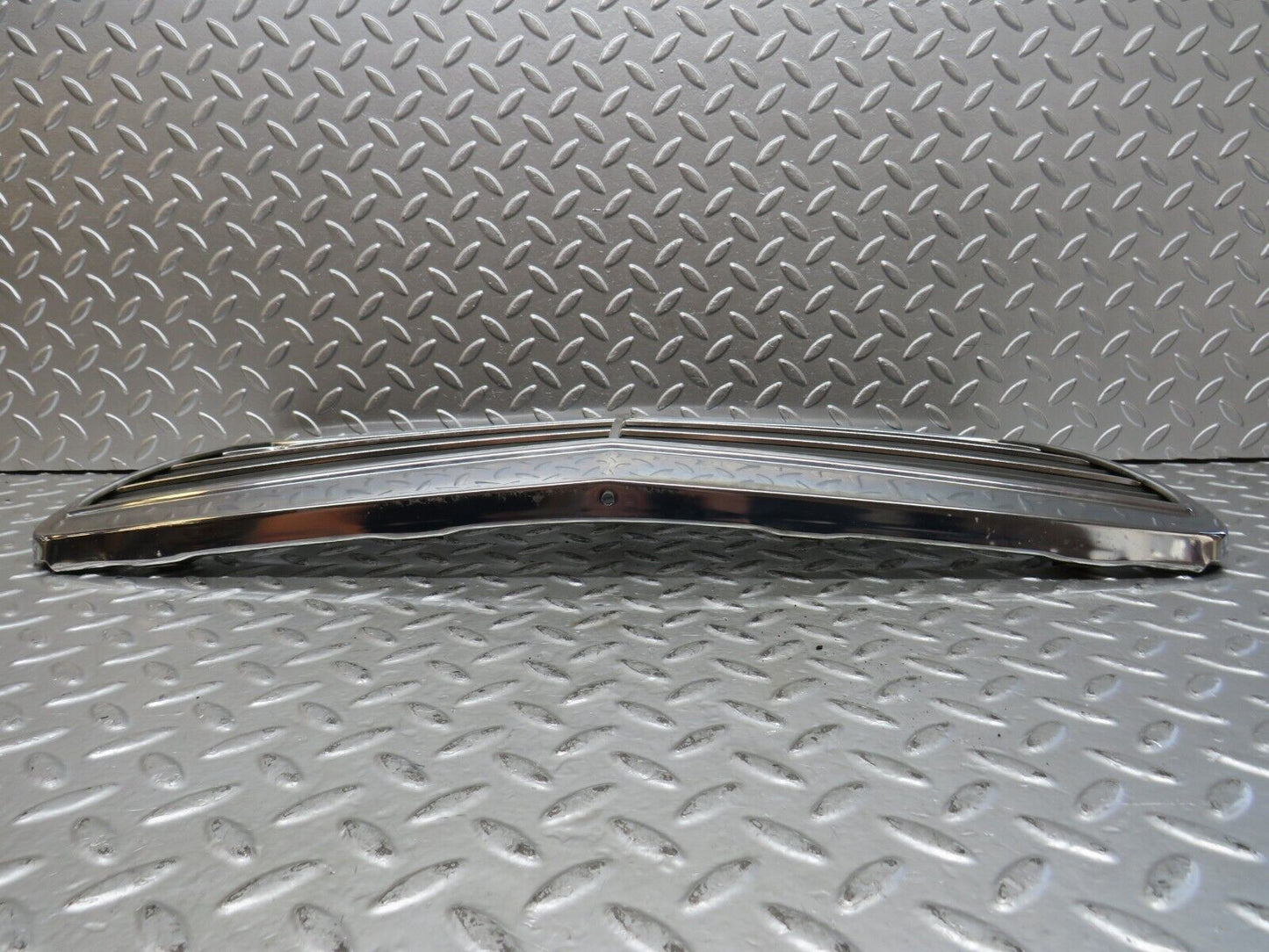 27769 Mercedes-Benz S124 300TE Wagon Bonnet Grill Chrome 1248880323