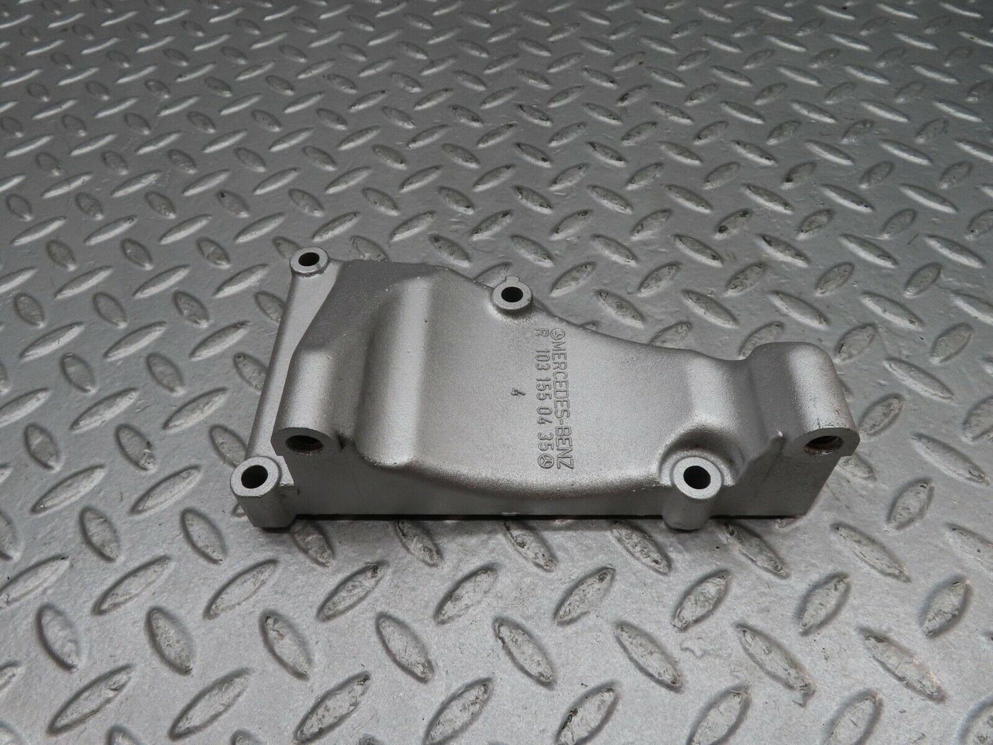 16369 Mercedes-Benz W124 260E Alternator Generator Bracket 1031550435