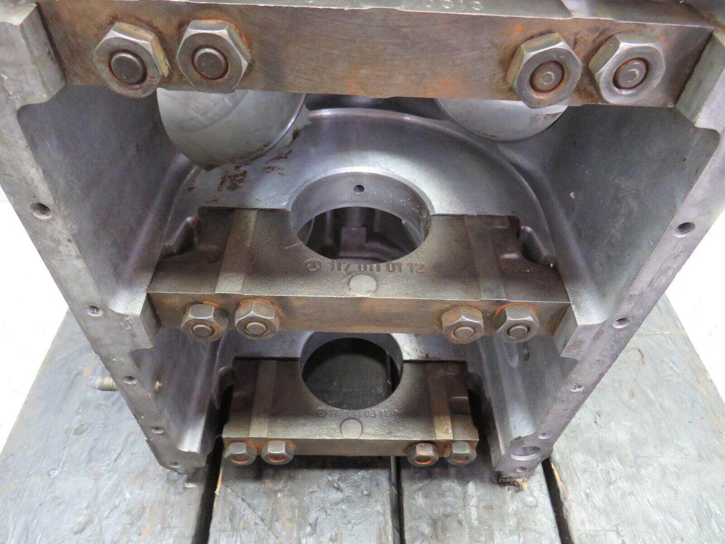 39319 Mercedes-Benz R107 500SL Engine Block M117.962 1170112401