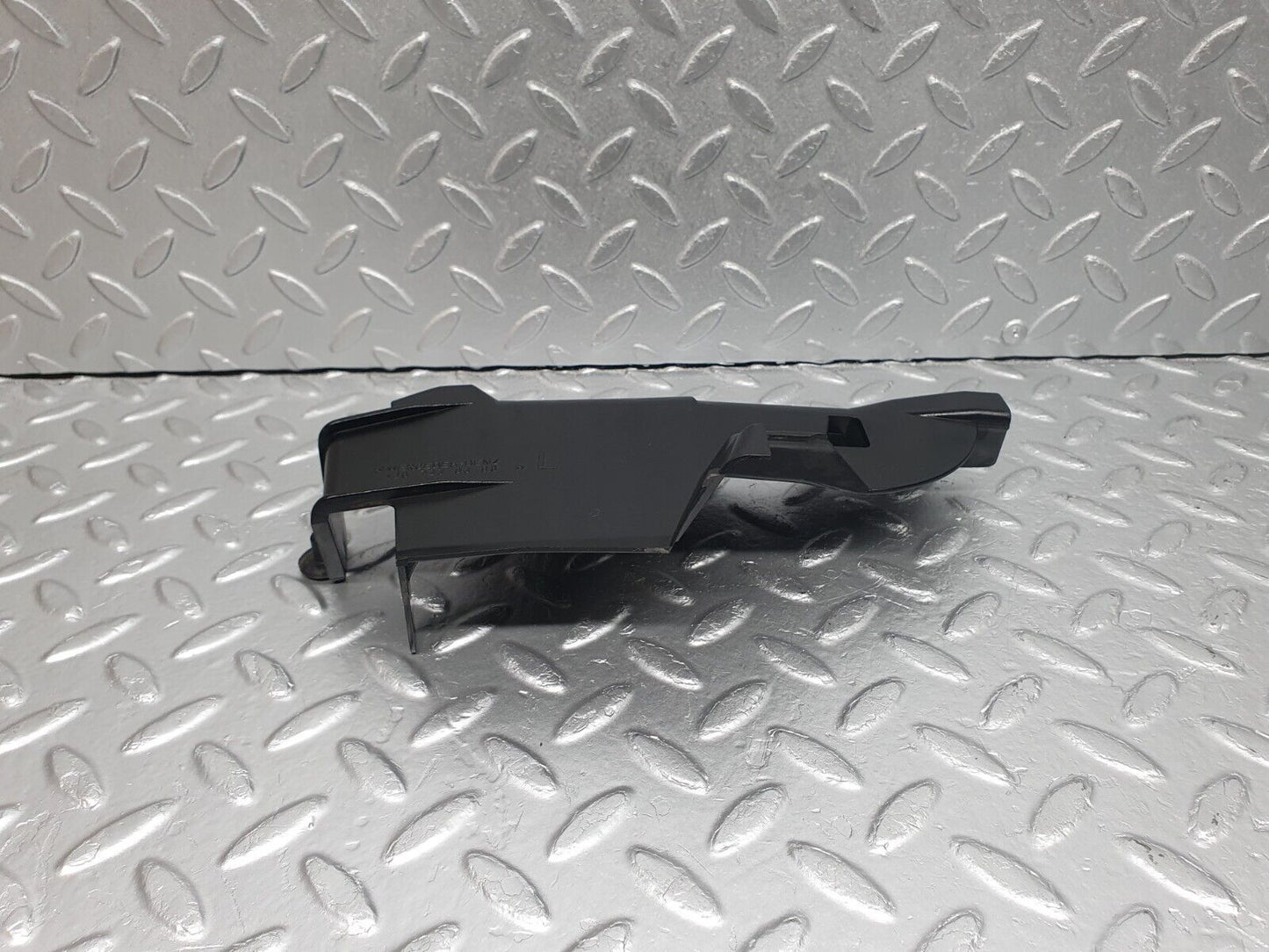 40906 Mercedes-Benz W126 300SE Front Left Door Lock Inner Cover 1267230308