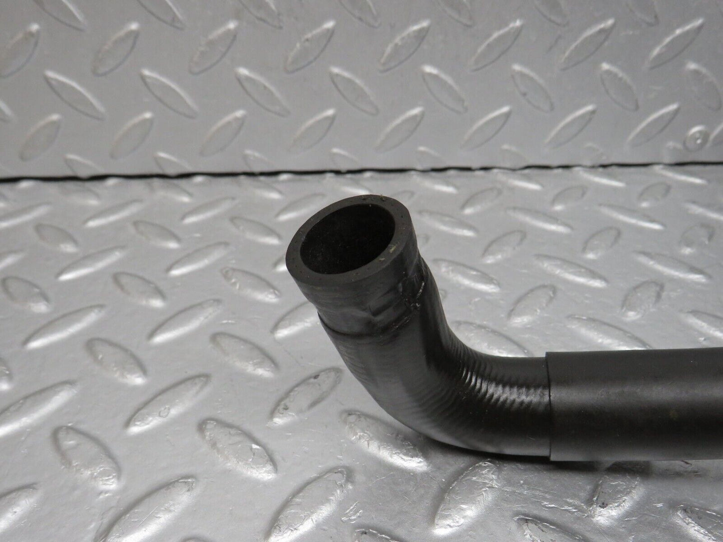 38890 Mercedes-Benz W201 190E Radiator Lower Hose 2015000075