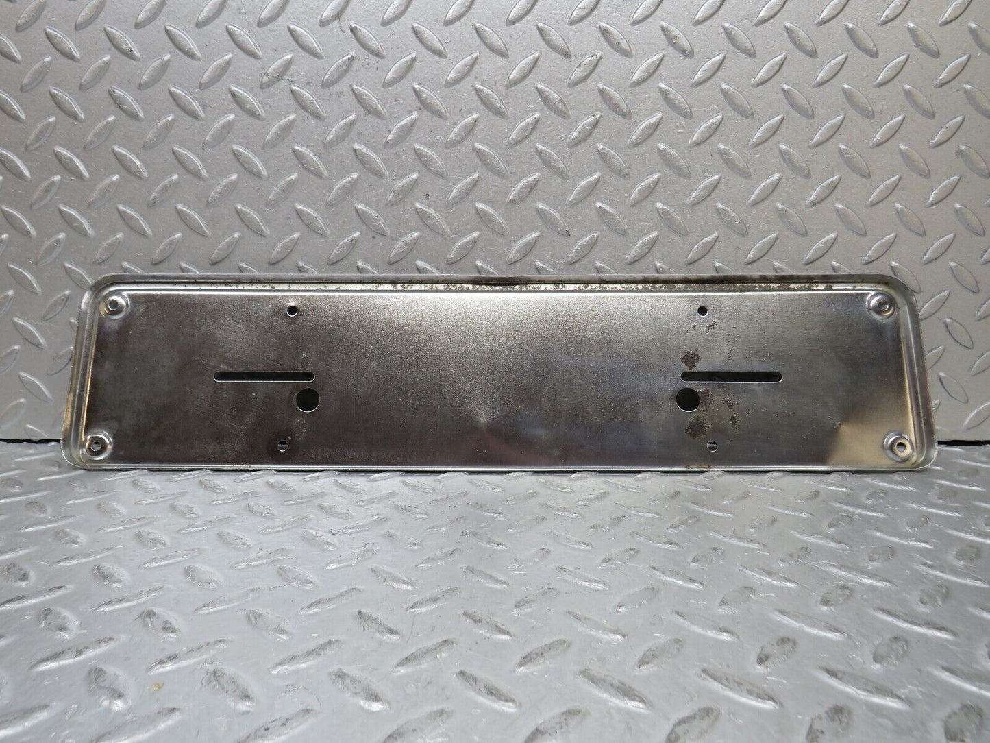 37385 Mercedes-Benz W109 300SEL Rear number Plate Holder Chrome