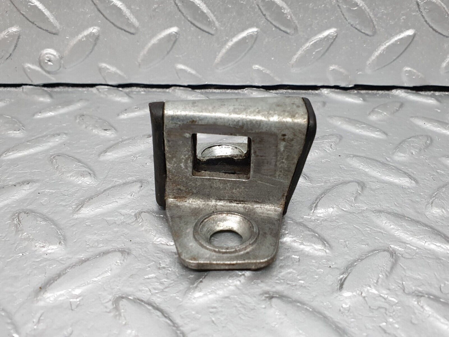 41690 Mercedes-Benz W124 200E Door Lock Latch
