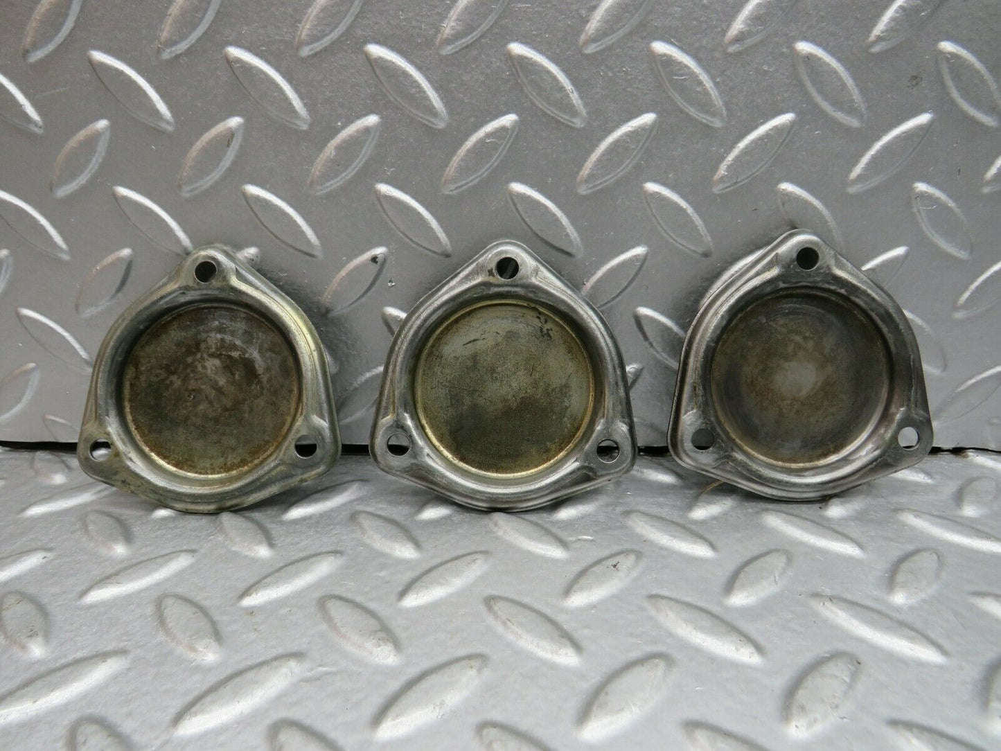 22260 Mercedes-Benz S123 280TE Wagon Camshaft Access Cover Plate