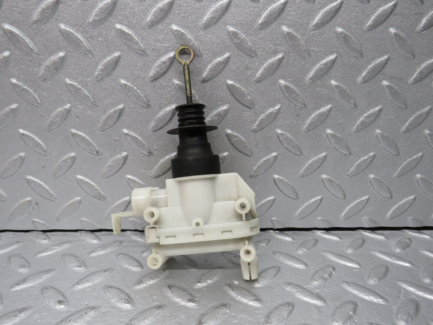 38907 Mercedes-Benz W201 190E Front Left Door Lock Vacuum Actuator