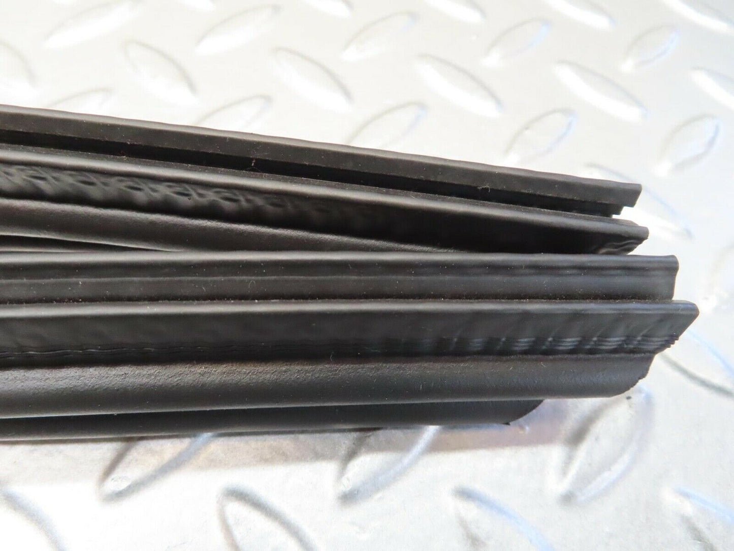 15181 Mercedes-Benz W140 S320 Firewall Bulkhead Rubber Seal