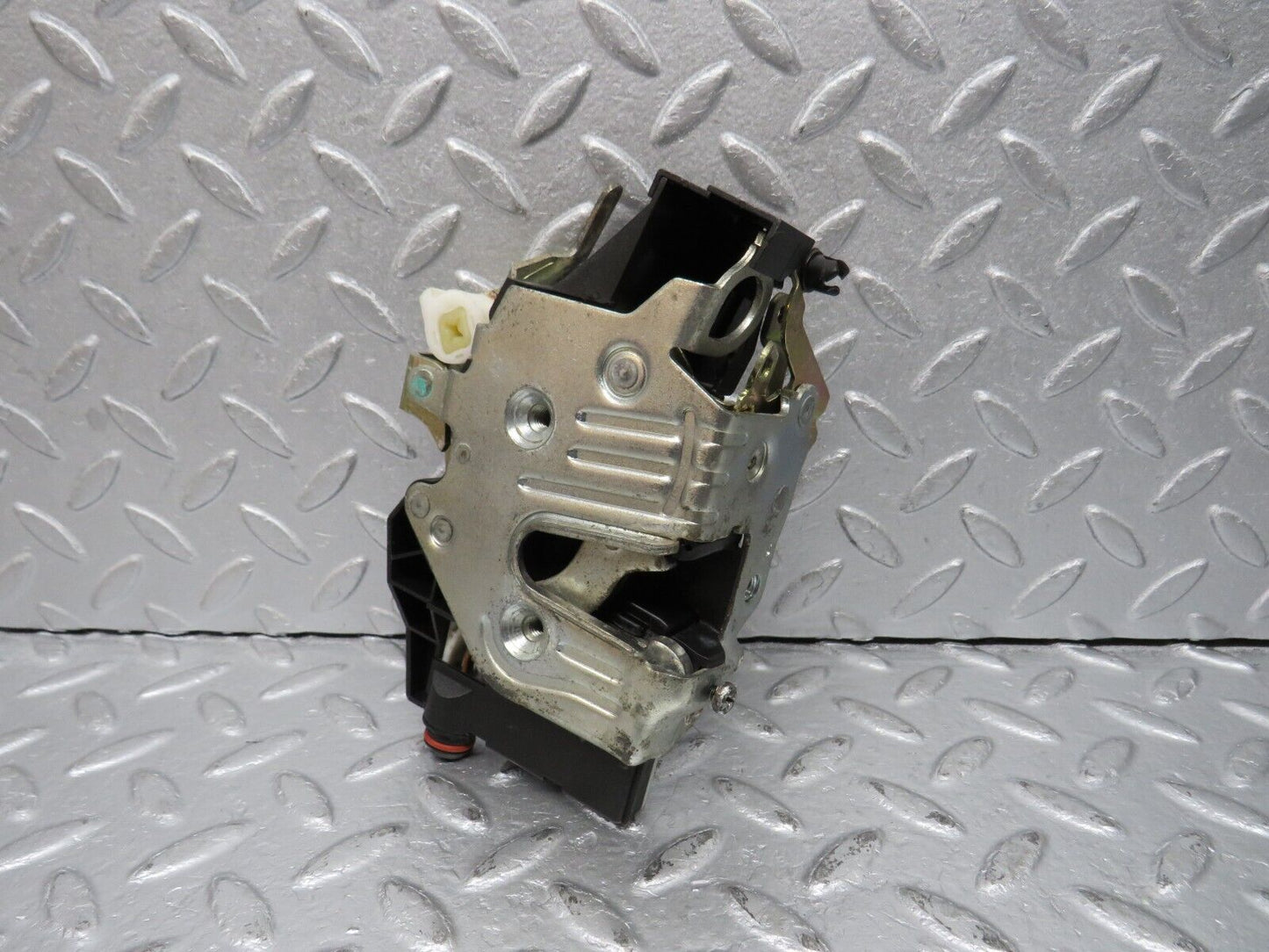 39465 Mercedes-Benz R129 320SL Coupe Left Door Lock Mechanism