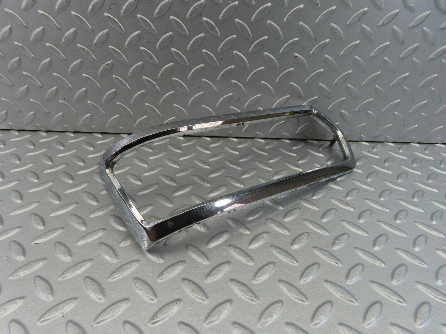 8842 Mercedes-Benz W108 Tail Light Chrome Frame Right 1088260259