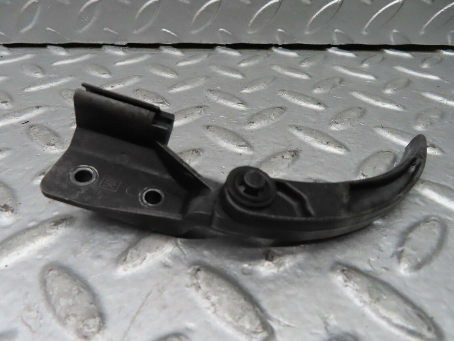 21253 Mercedes-Benz W123 230E Hood Opener Bonnet Opener Release