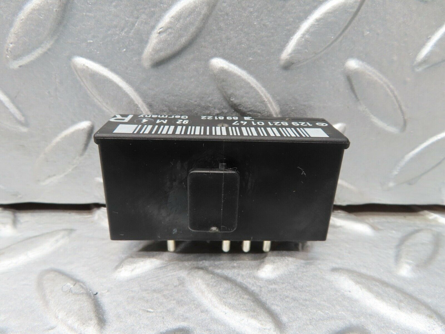 17245 Mercedes-Benz R129 300SL Coupe Right Seat Locking Relay 1298210147