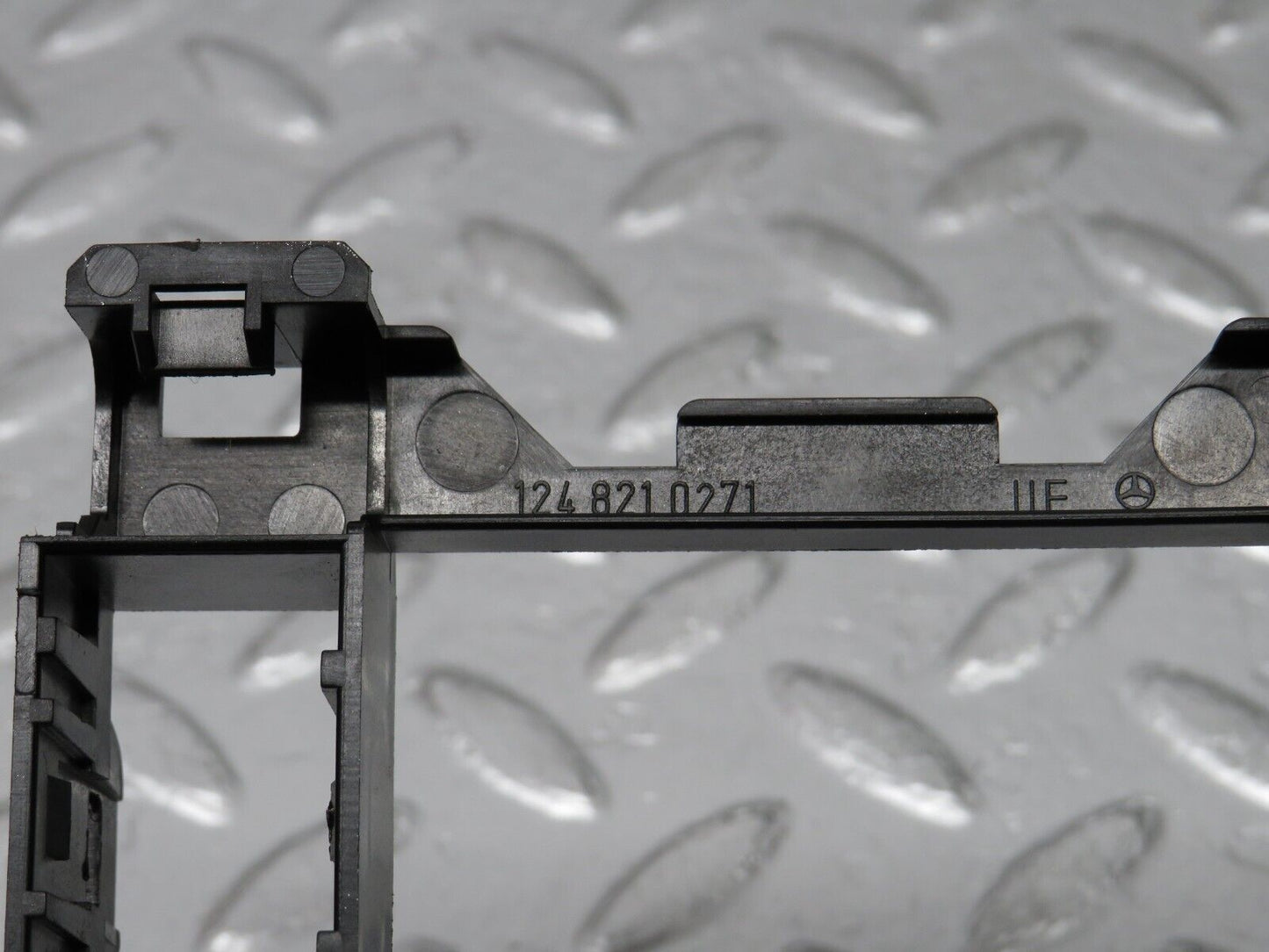30343 Mercedes-Benz W124 230E Window Regulator Switch Console 1248210271