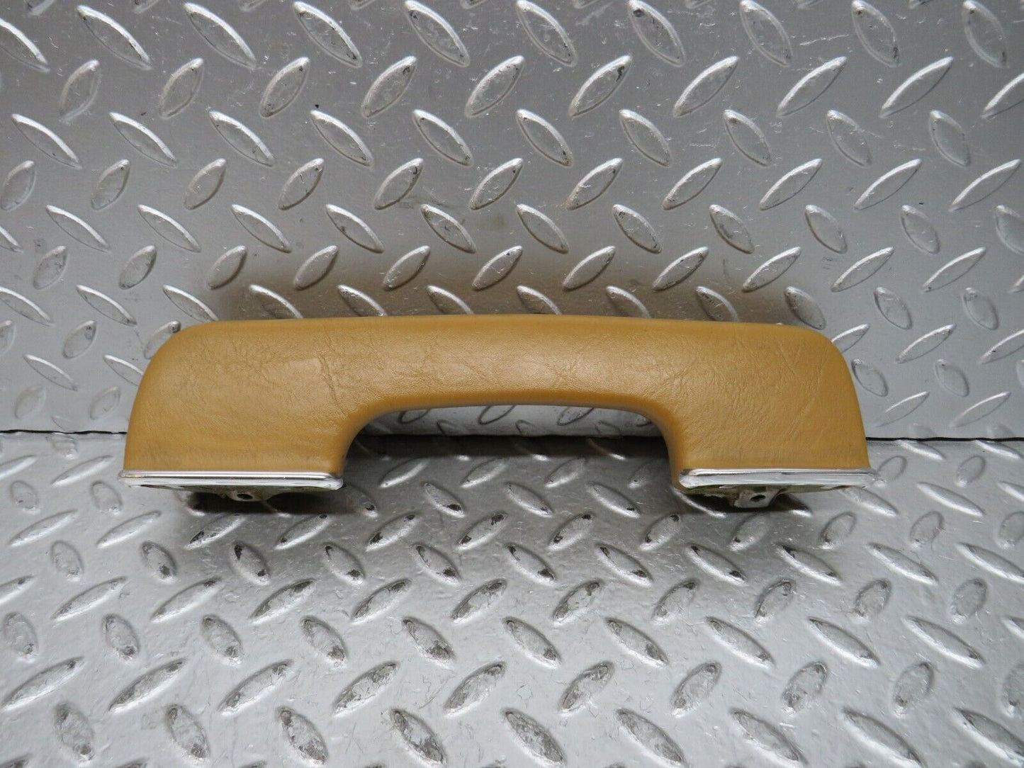 28601 Mercedes-Benz W123 280E  Right Interior Door Handle Palomino 1239702001