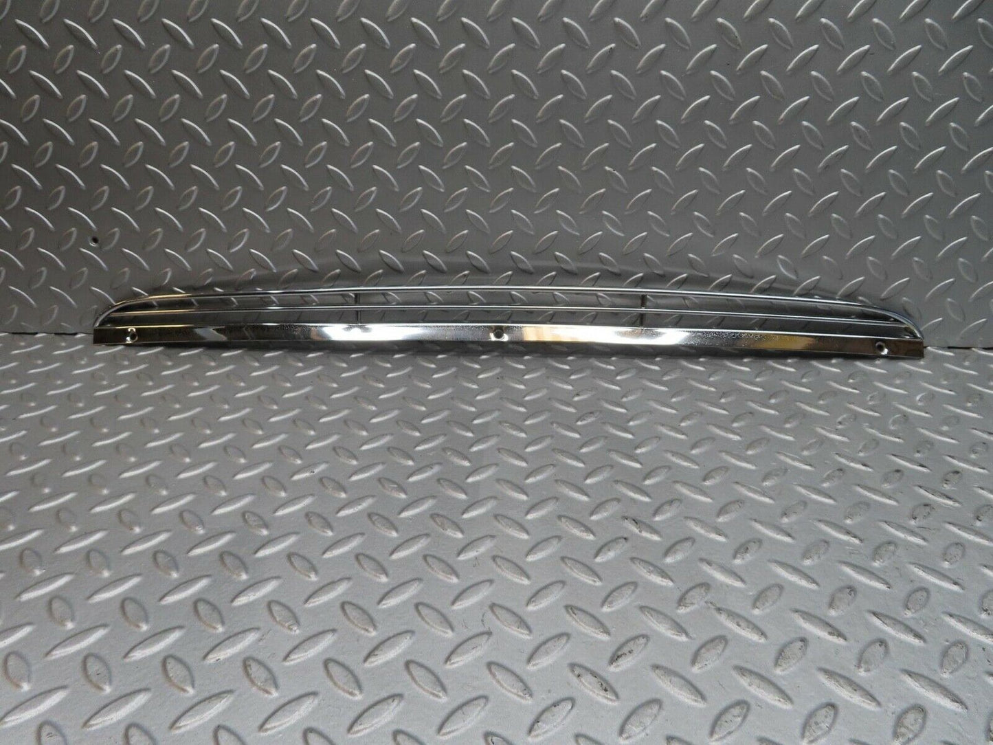 12654 Mercedes-Benz W111 220SE Air Intake Chrome Grill