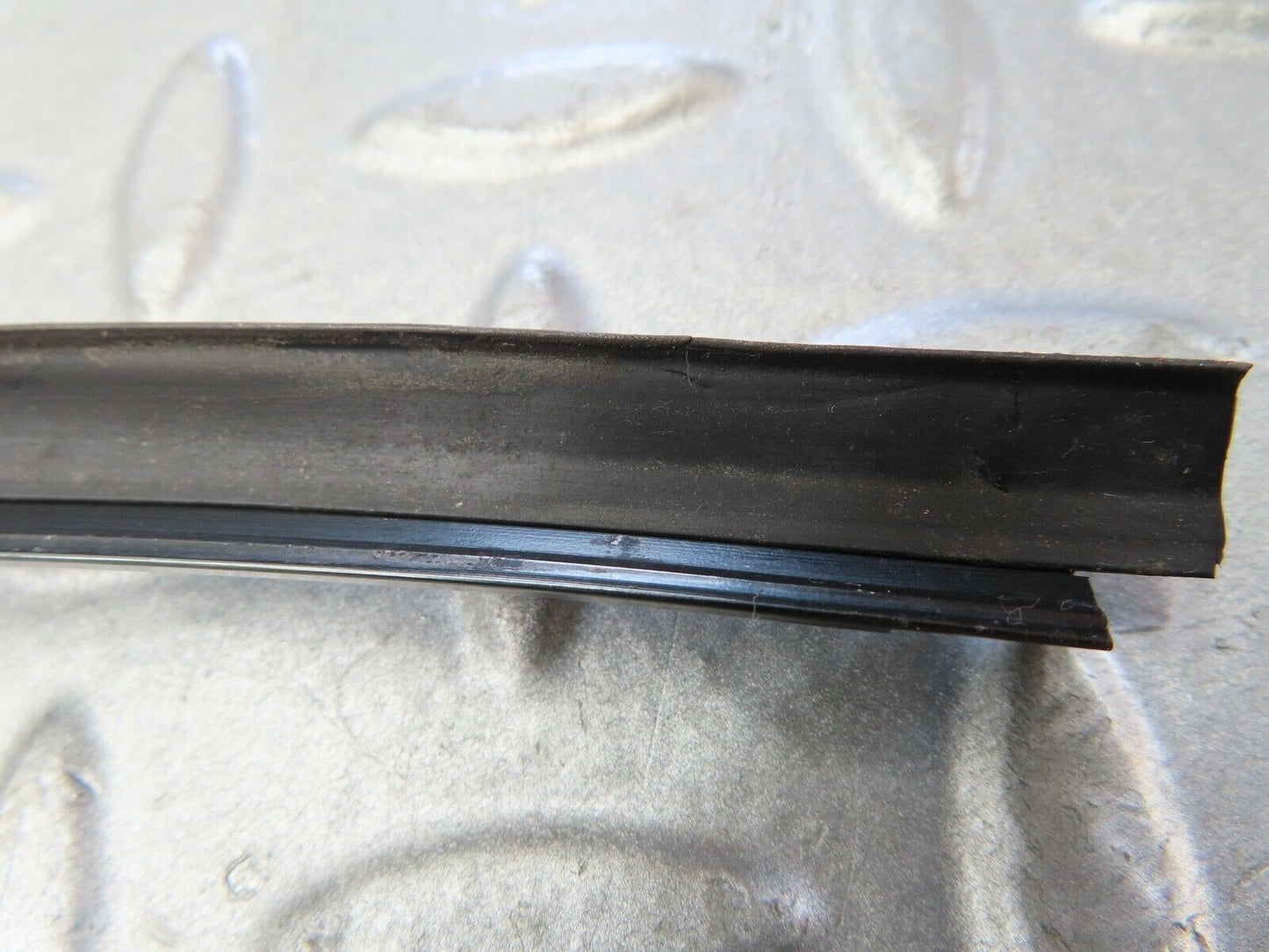 17400 Mercedes-Benz R129 300SL Coupe Front Windscreen Top Chrome Moulding Trim