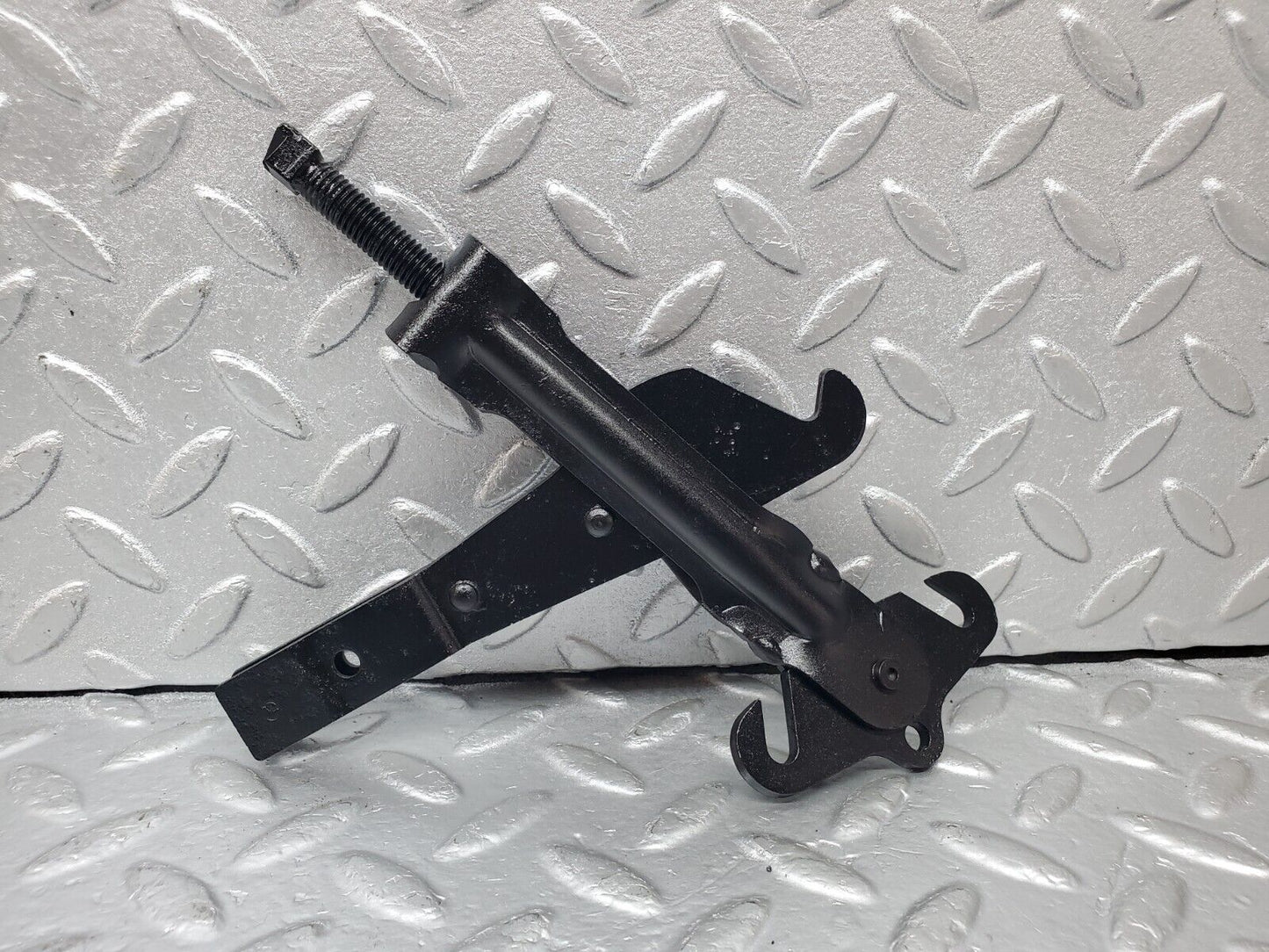 44499 Mercedes-Benz W123 280E Handbrake Adjusting Handbrake Regulator