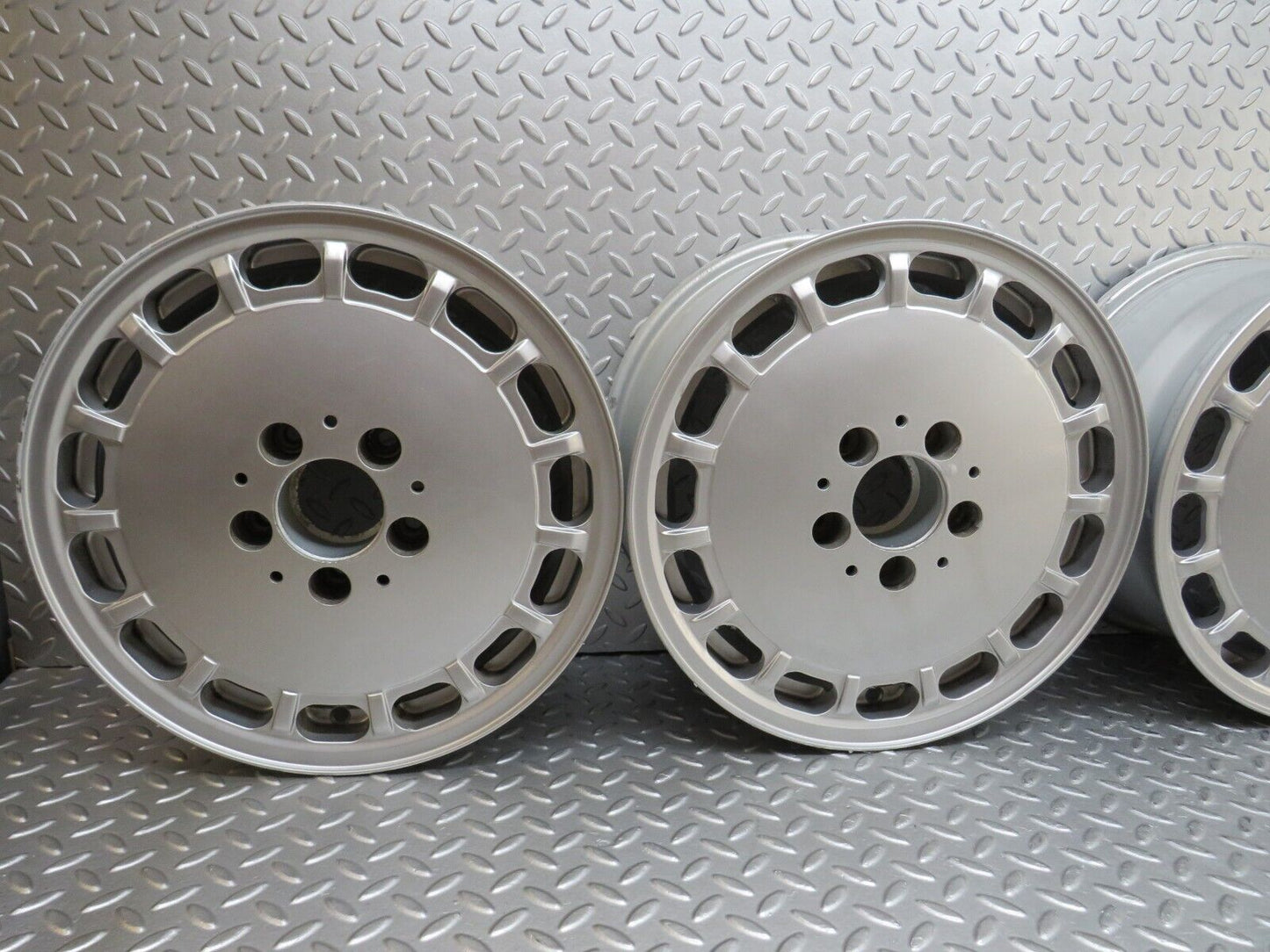 36923 Mercedes-Benz Alloy Wheel Set 7Jx15 H2 ET44 2014001302