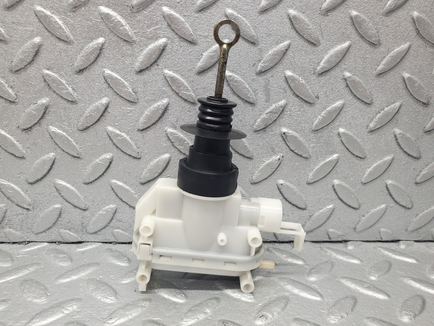 W201 Baby Benz front right door lock vacuum actuator used OEM