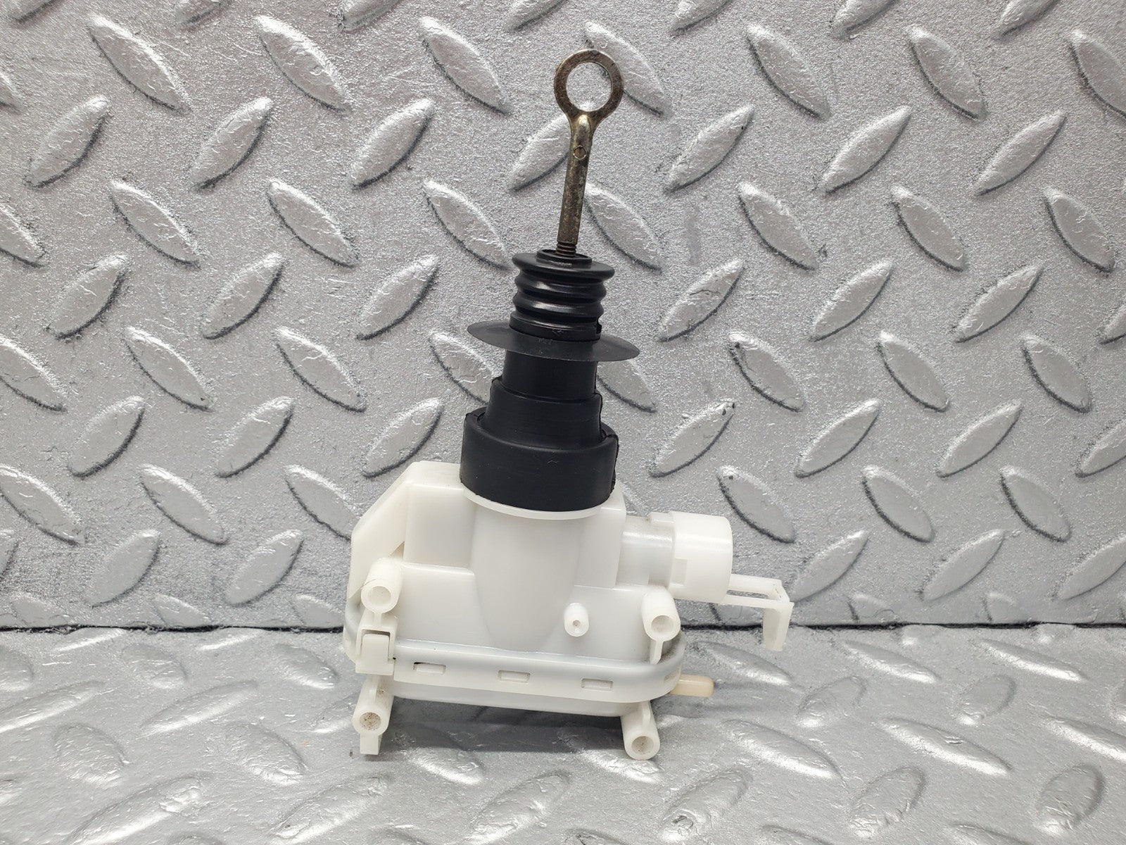 W201 Baby Benz front right door lock vacuum actuator used OEM