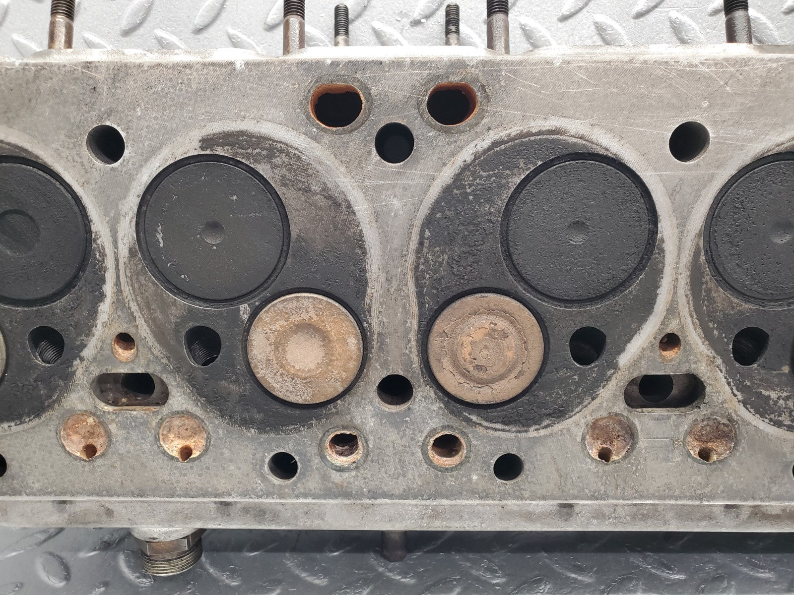 W112 cylinder head used OEM