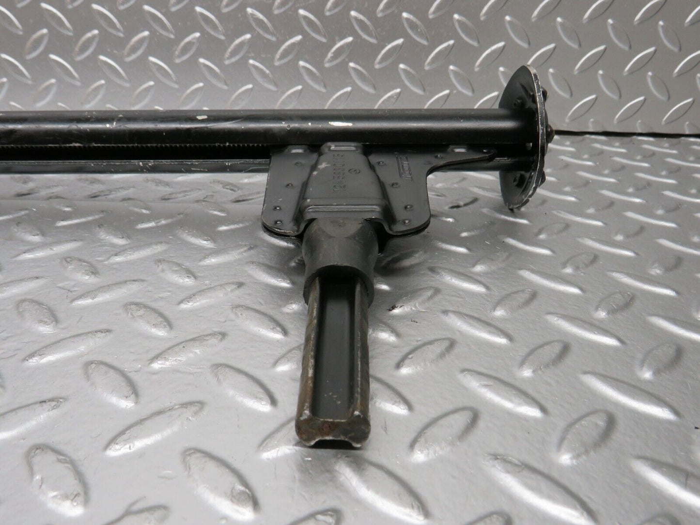 25134 Mercedes-Benz W201 190D Car Jack 1245830115