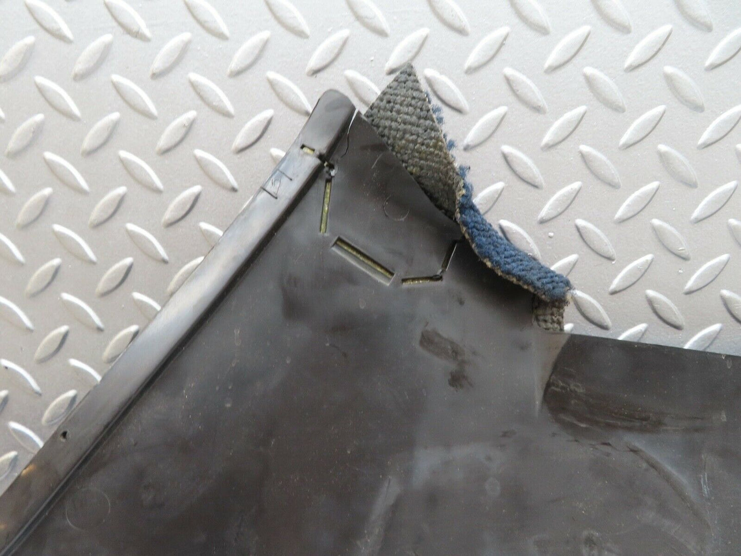 18133 Mercedes-Benz W123 200 Centre Console Carpet Blue Left Side