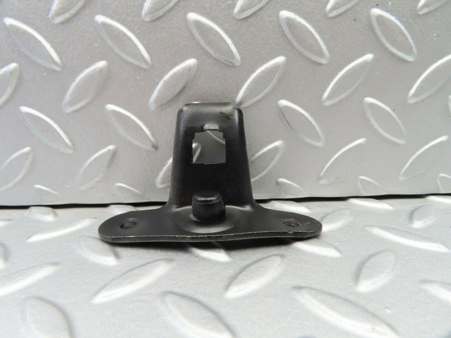 6396 Mercedes-Benz W126 380SE Trunk Lock Latch 1267580050