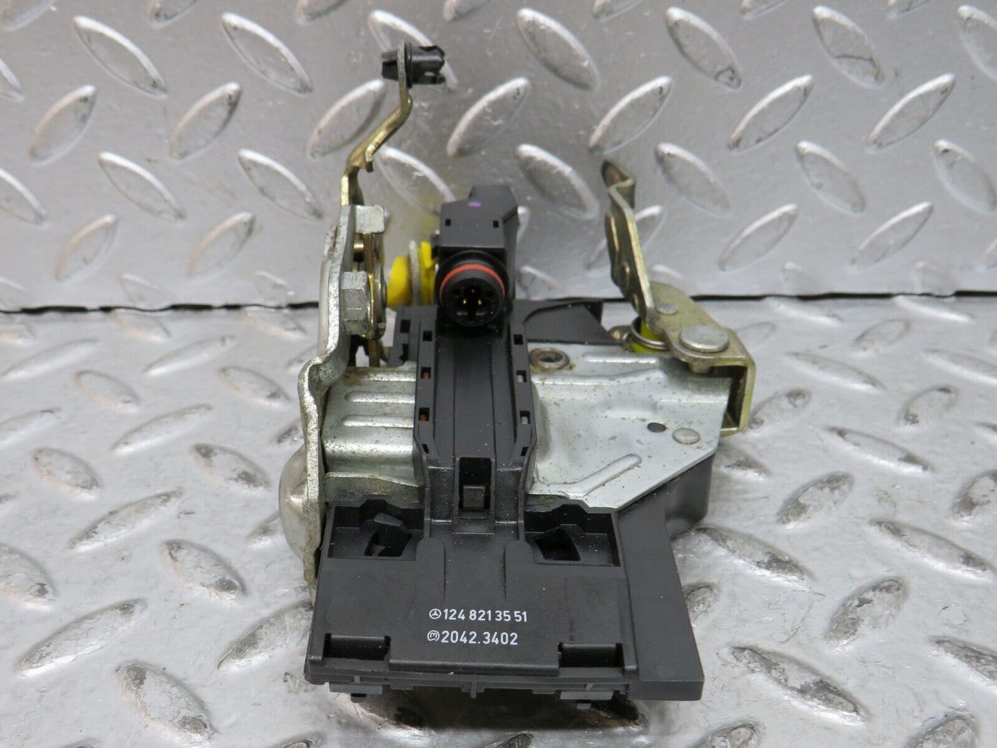 29049 Mercedes-Benz C124 320CE Coupe Left Door Lock Mechanism 1248213551