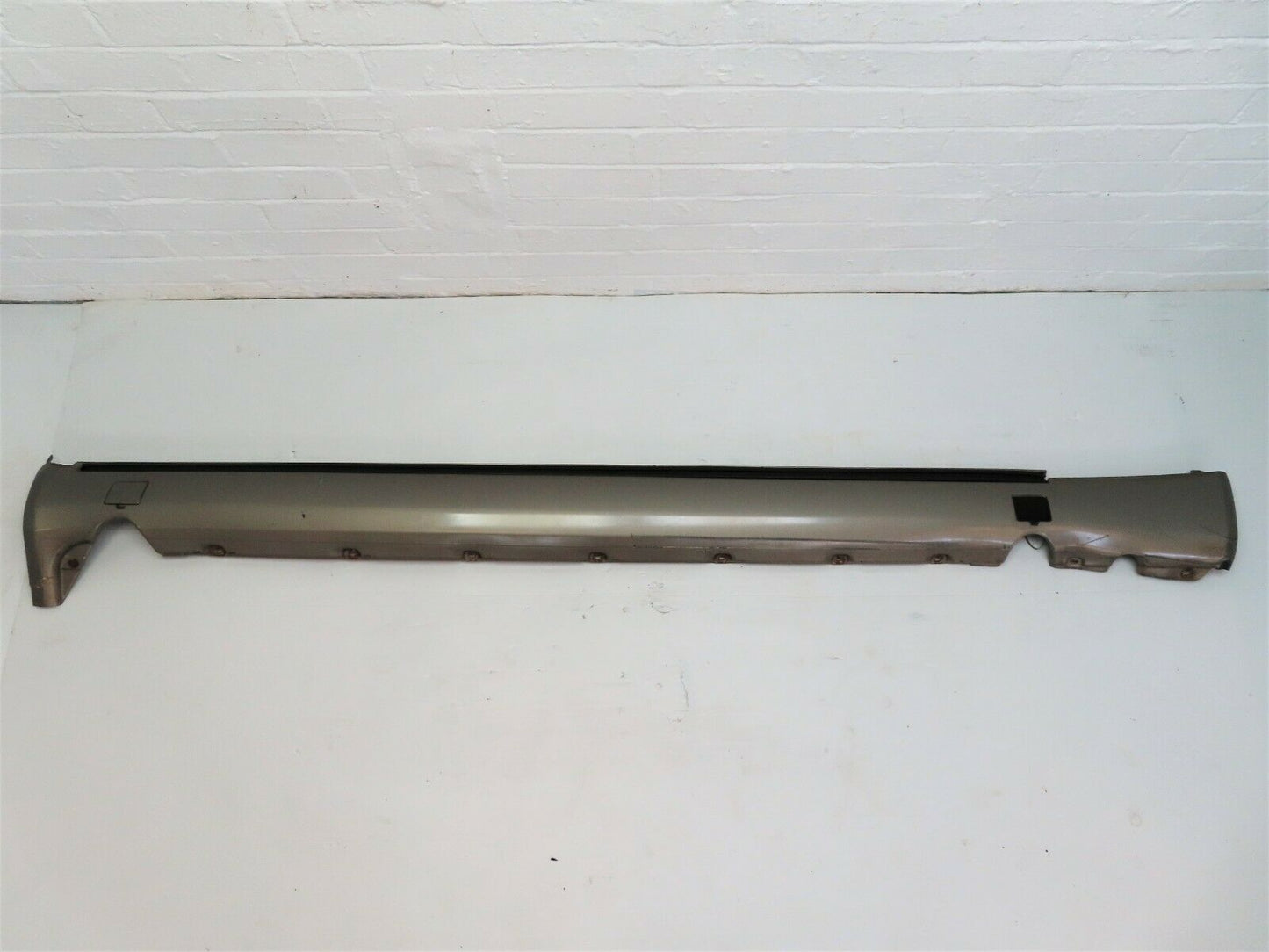 5565 Mercedes-Benz W124 230E Side Skirt Right Side 1246902440