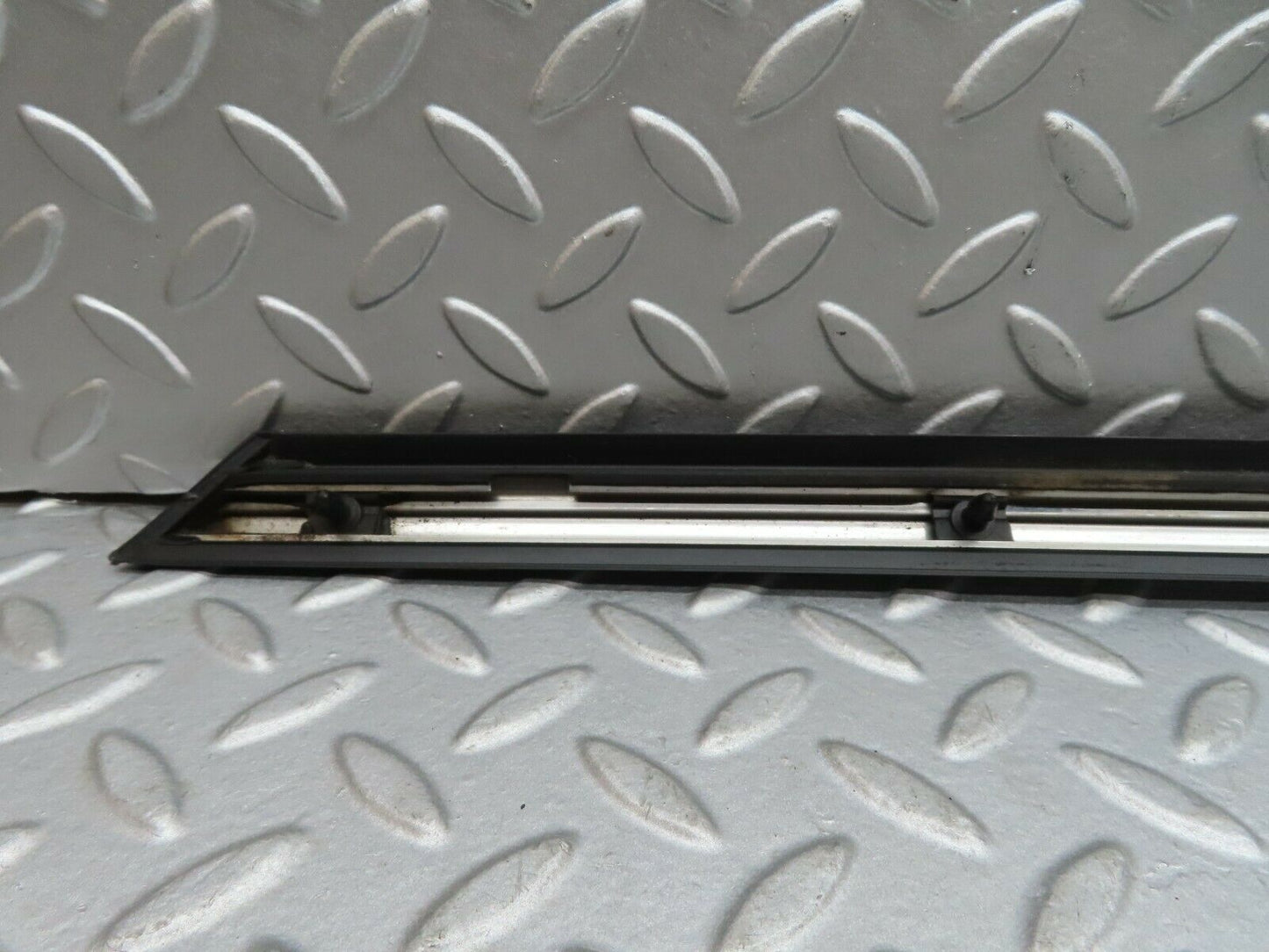 17893 Mercedes-Benz W116 450SEL Rear Right Door Centre Chrome Trim