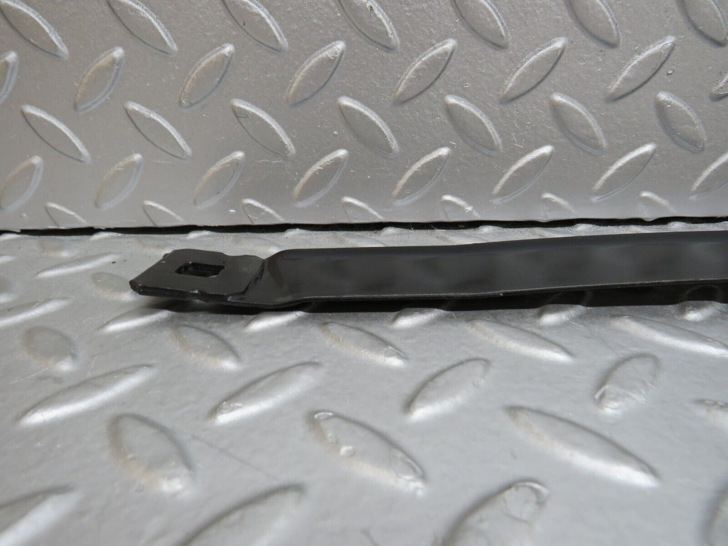 36768 Mercedes-Benz W201 190E 2.0L Fuel Tank Tightening Strap 2014700040