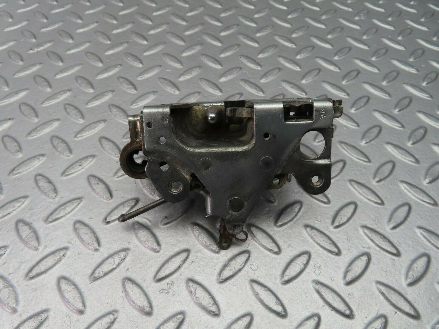 9917 Mercedes-Benz C123 230CE Coupe Right Door Lock Mechanism