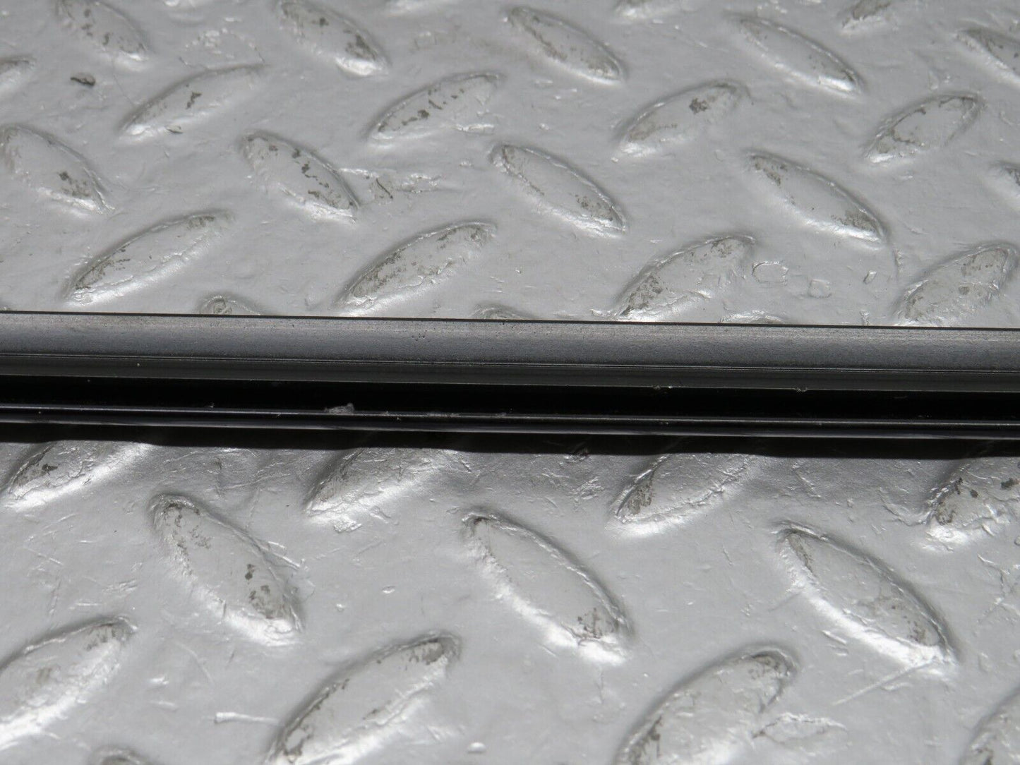 39654 Mercedes-Benz R129 320SL Coupe Left Door Window Moulding Trim