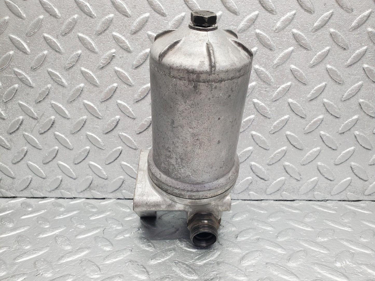 W112 oil filter housing used OEM