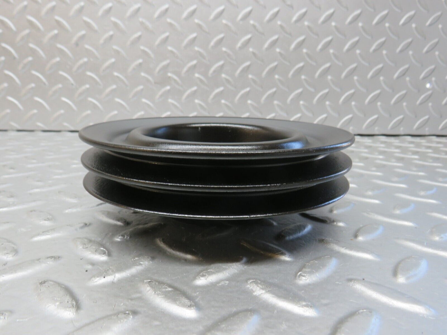 32863 Mercedes-Benz C107 R107 350 V8 Water Pump Pulley