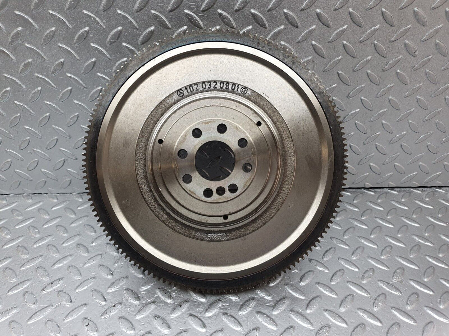 42725 Mercedes-Benz W201 190 2.0L Flywheel Starter Ring Manual Gearbox 1020320901