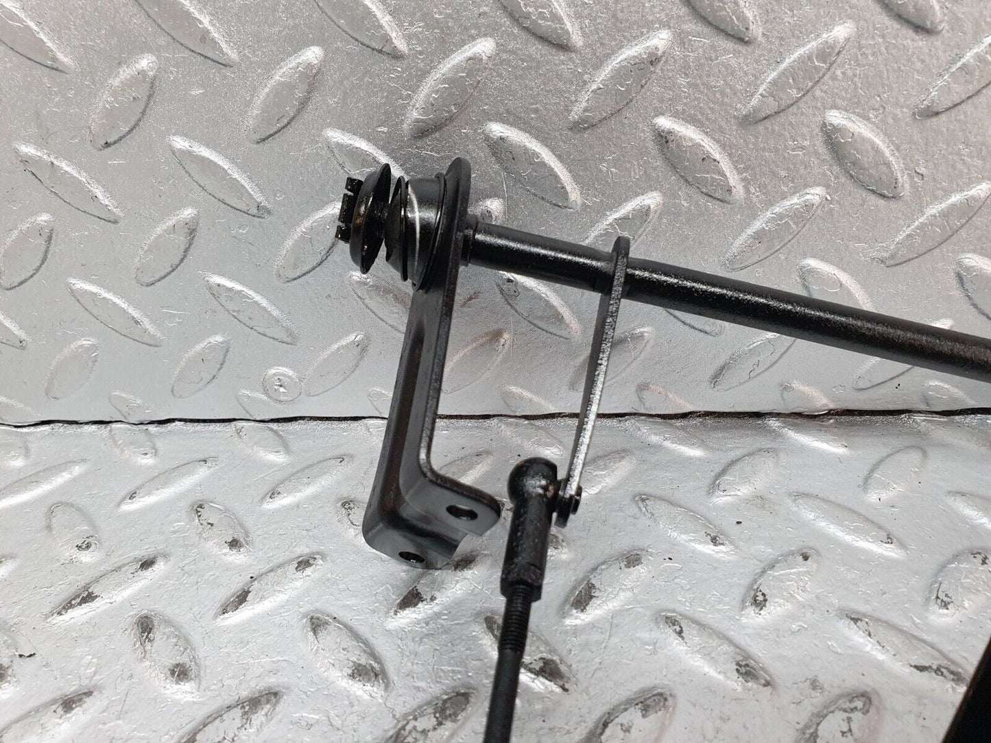 41234 Mercedes-Benz W126 300SE Throttle Linkage