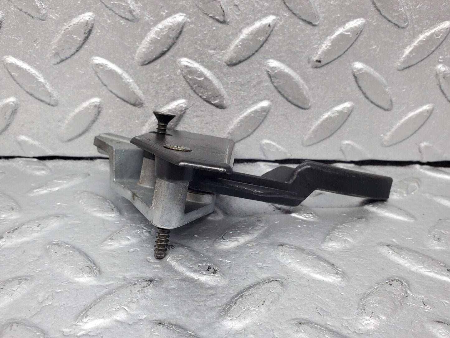 45590 Mercedes-Benz W126 420SE Hood Opener Bonnet Opener