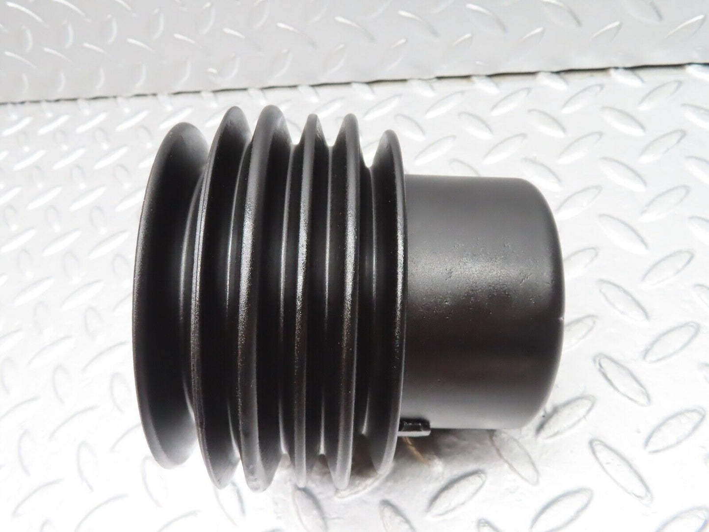 20628 Mercedes-Benz R107 450SL Crankshaft Pulley