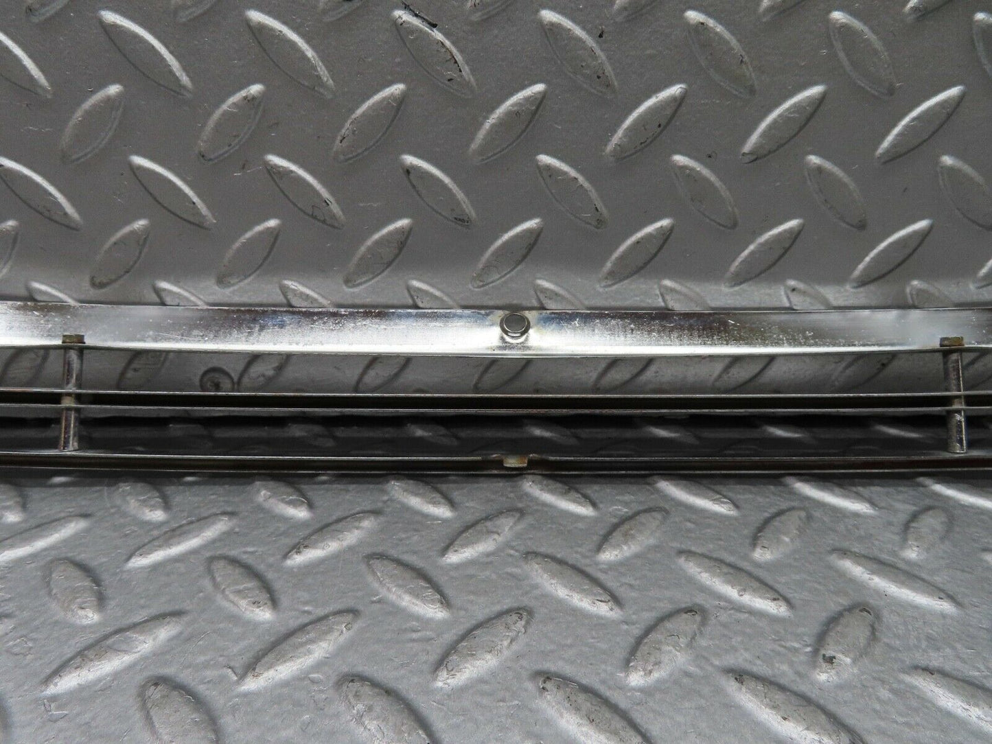 18449 Mercedes-Benz W111 220SE Coupe Air Intake Chrome Grill