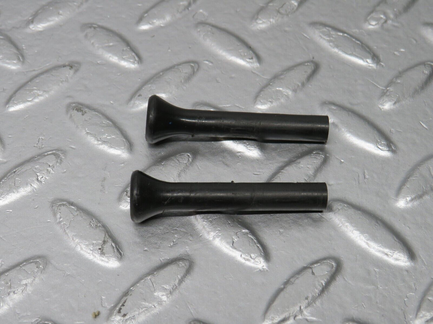 40477 Mercedes-Benz W110 230 Door Lock Knob 2x