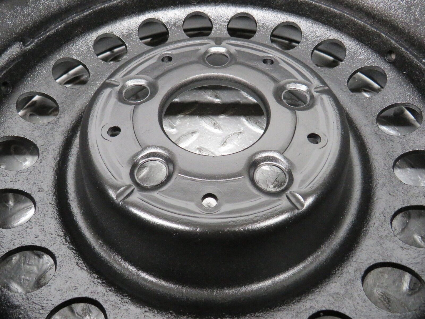 39050 Mercedes-Benz Steel Wheel 6.5Jx14H2 1084000802
