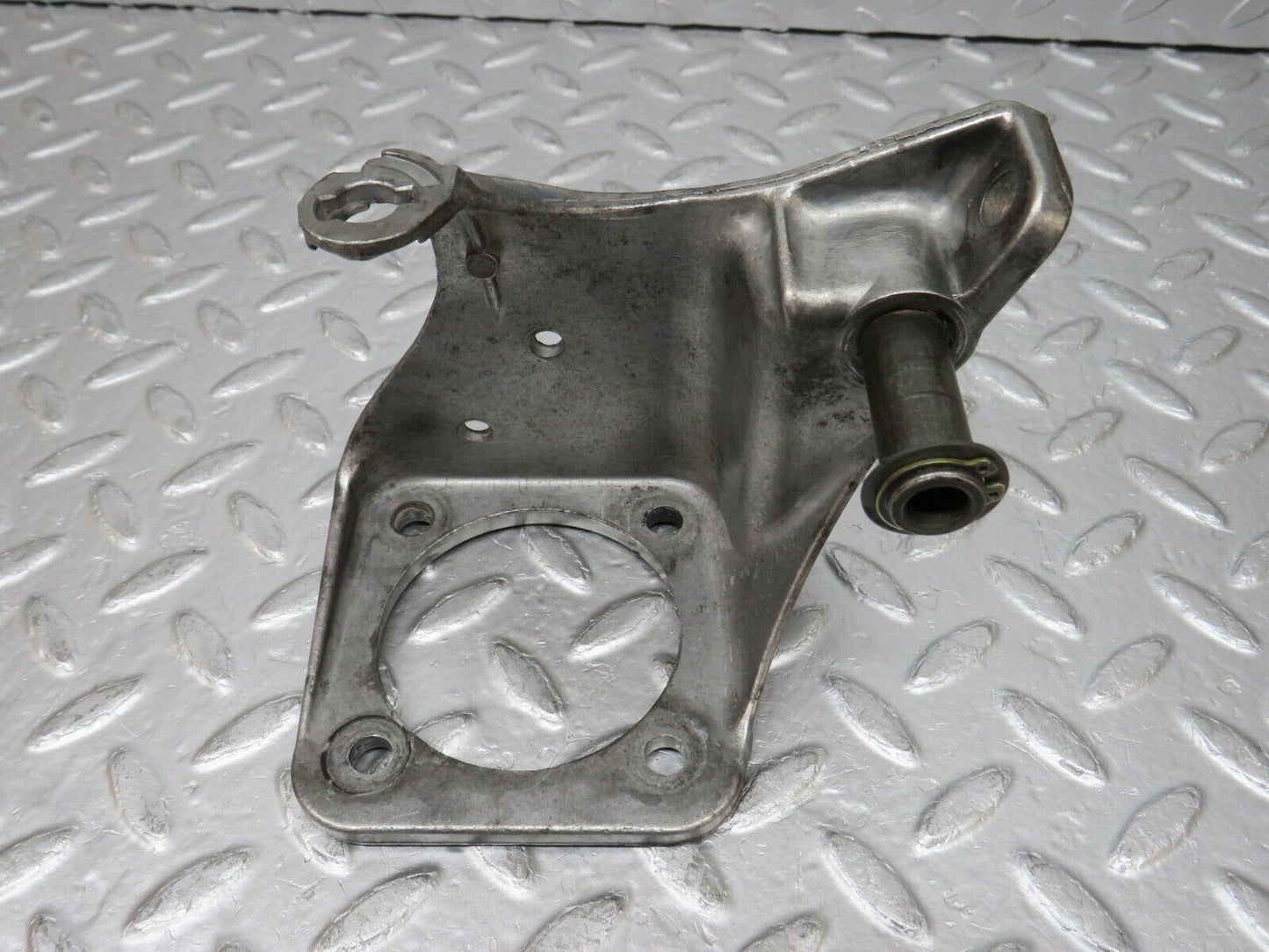 32425 Mercedes-Benz S124 300TE Wagon Brake Pedal Bracket 1242900519