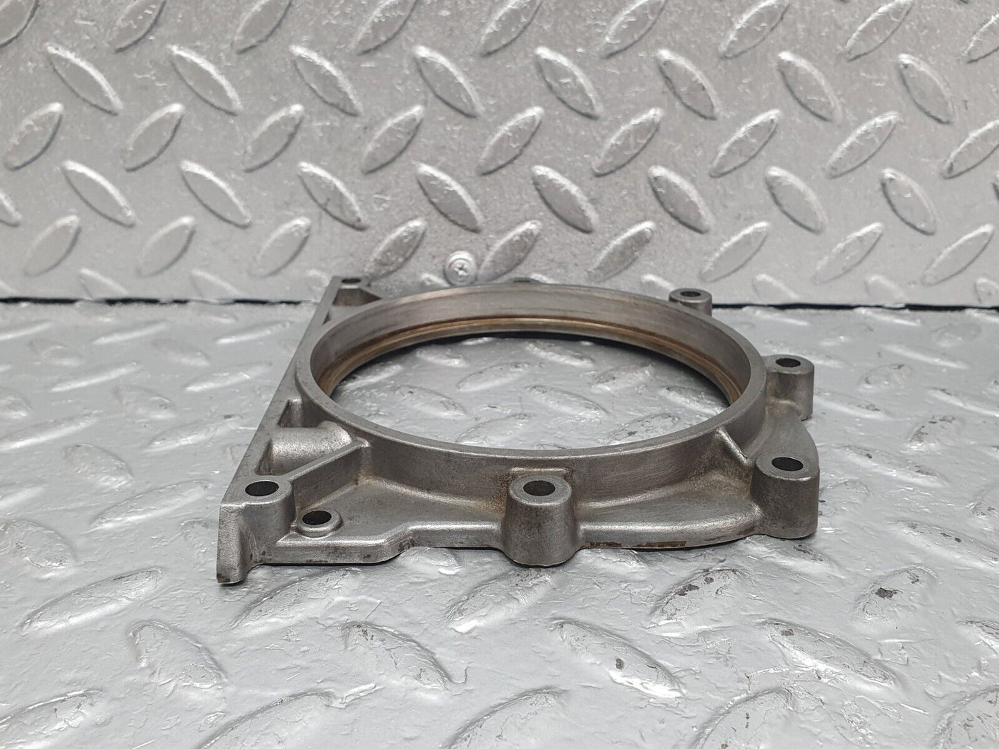 44020 Mercedes-Benz C123 230CE Coupe Crankshaft Rear Sealing Cover 1020110108