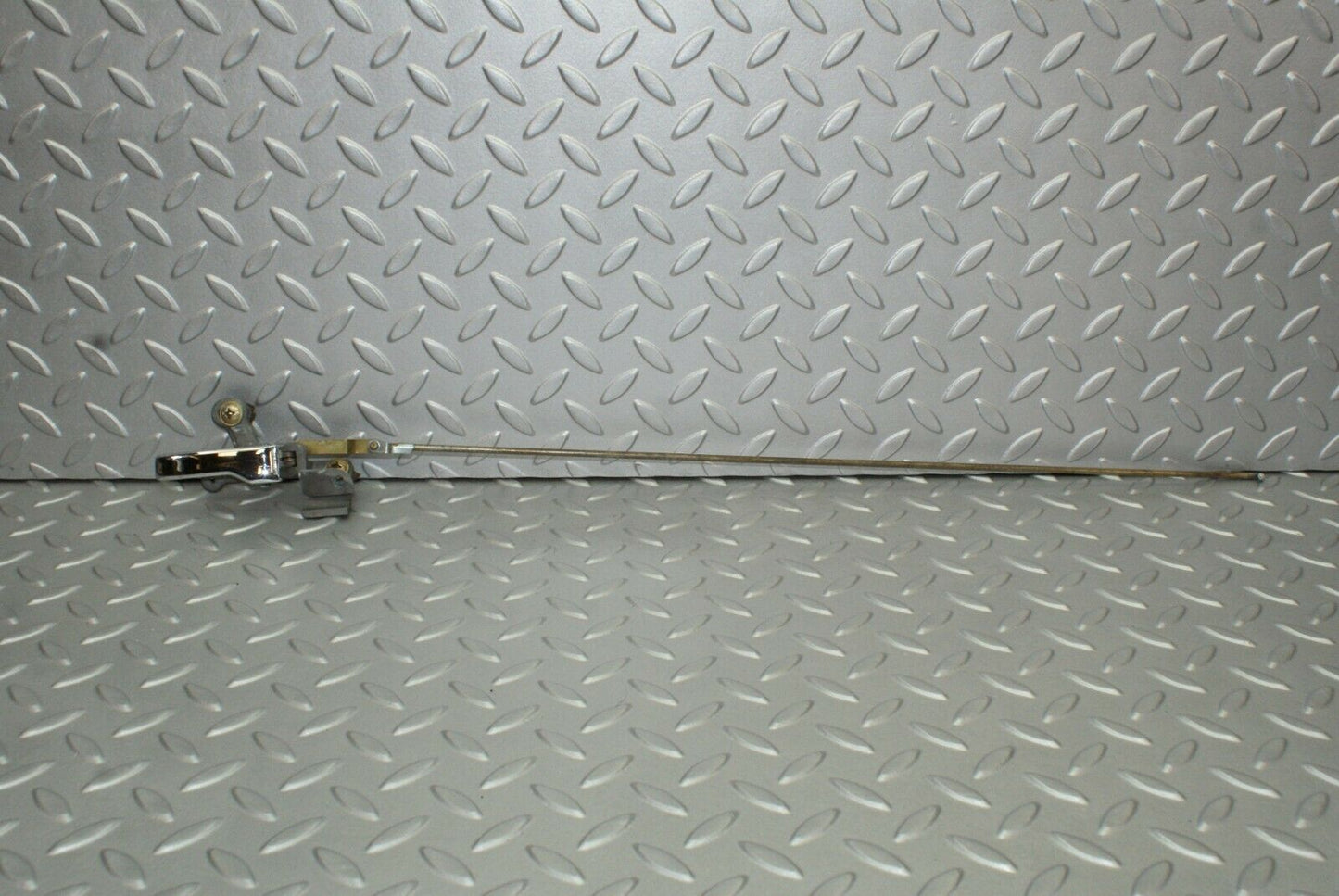 2640 Mercedes-Benz W116 350SE Chrome Door Handle Left 1157660119