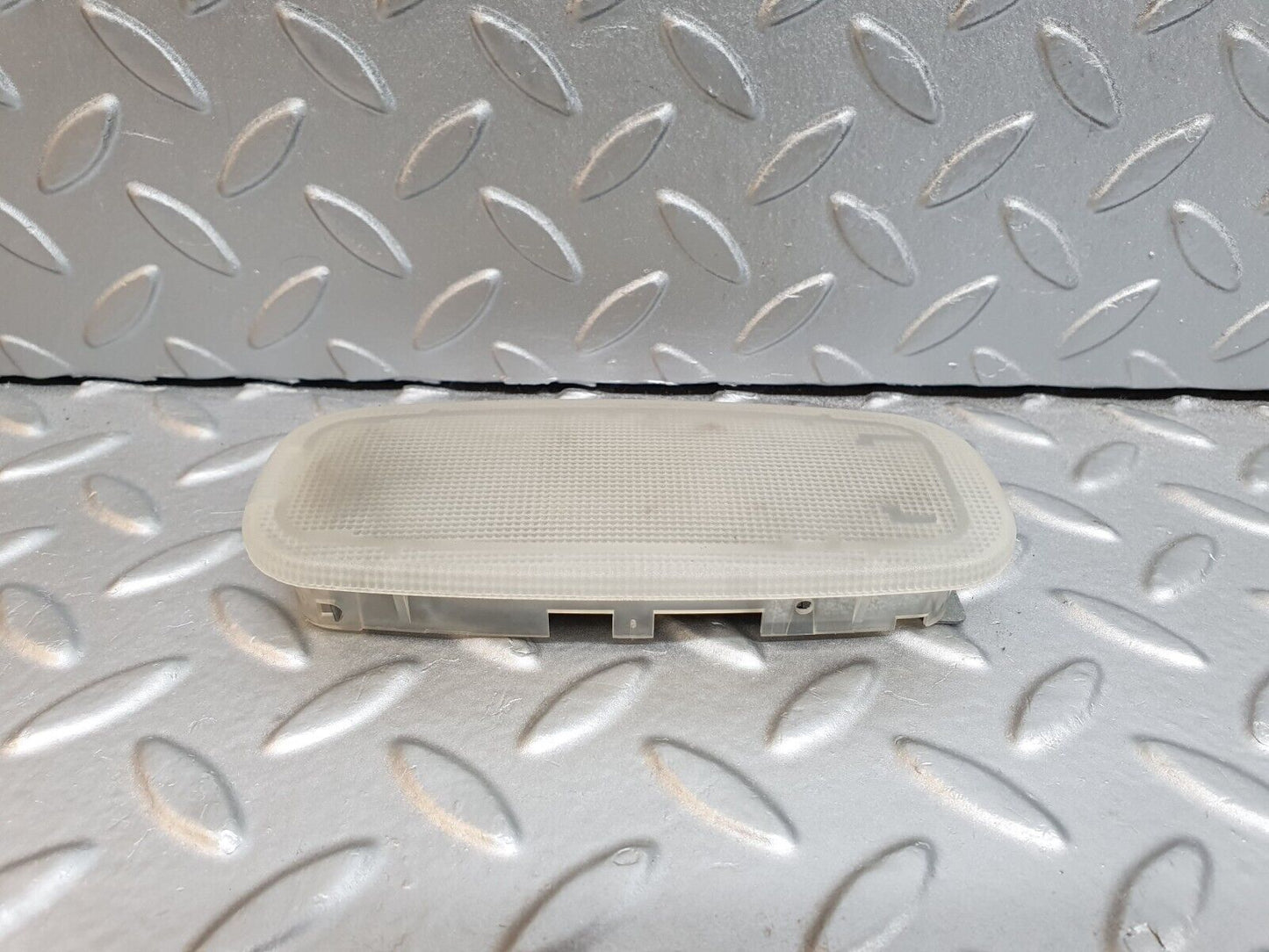 41983 Mercedes-Benz W202 C200 Interior Dome Light Hella 2028200101