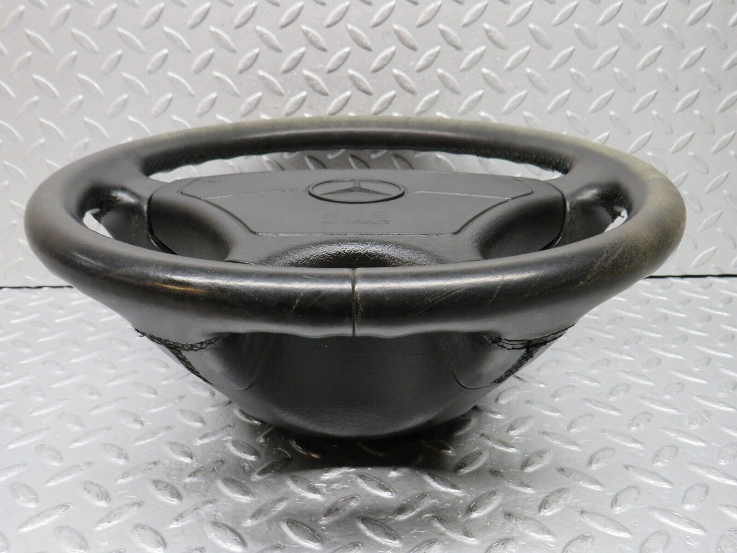 37845 Mercedes-Benz A124 320E Cabriolet Steering Wheel 507294
