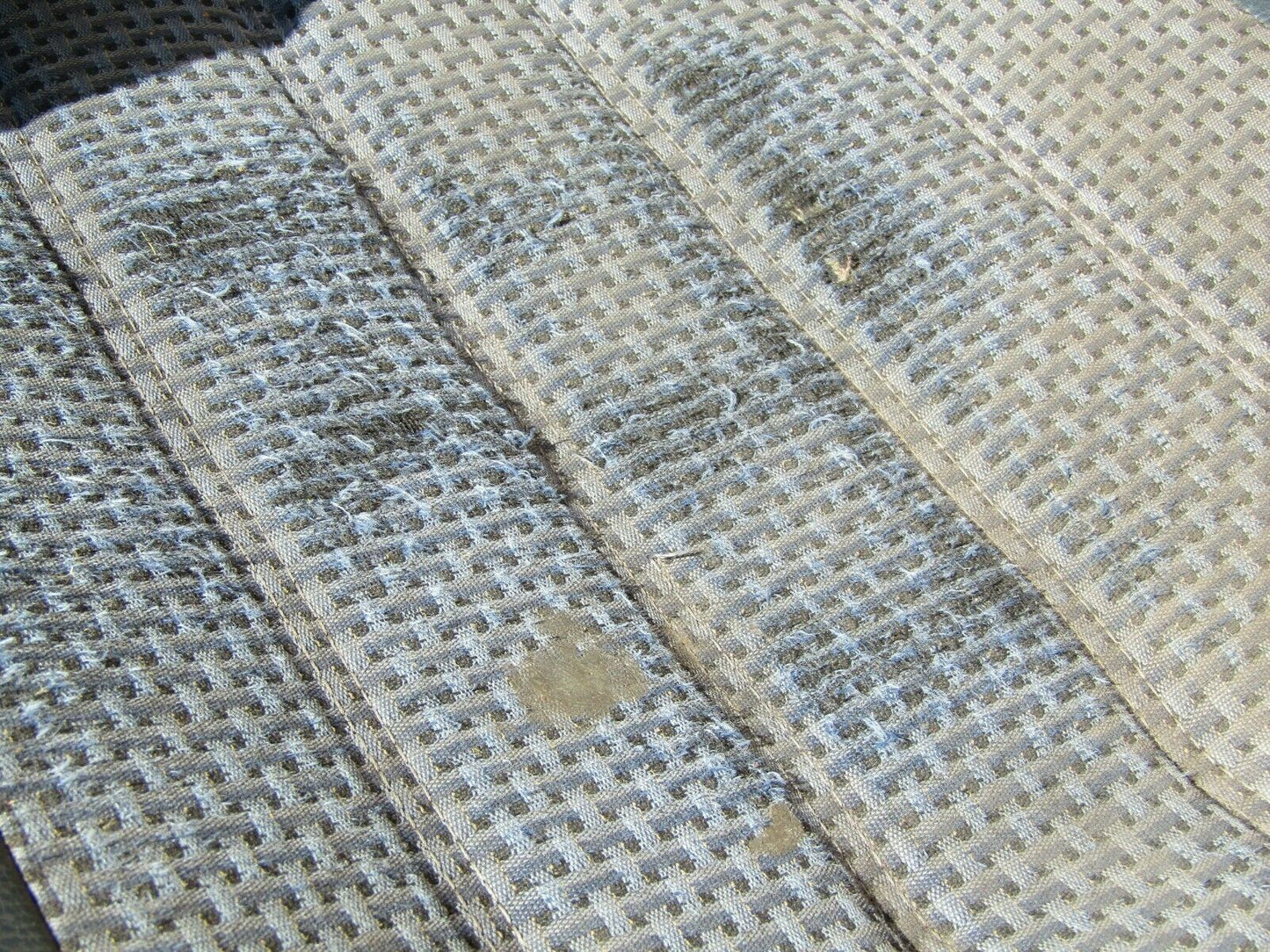 1424 Mercedes-Benz V123 240D LWB Right Driver Side Seat Blue Fabric Material