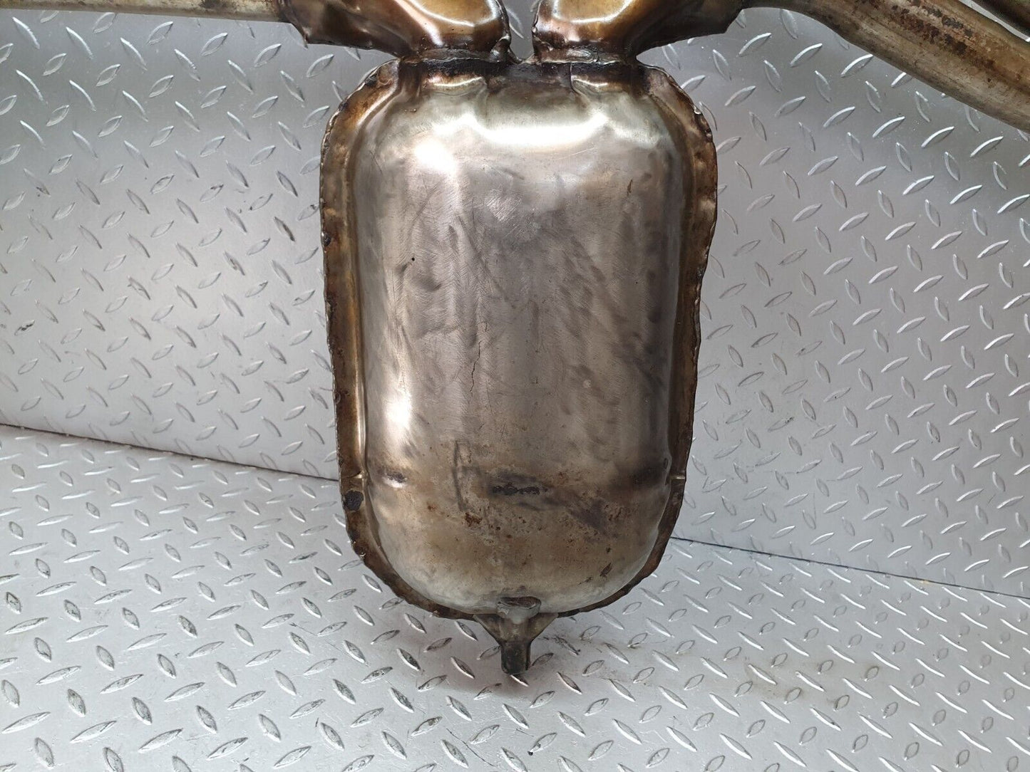 43823 Mercedes-Benz C126 380SEC Coupe Exhaust Middle Silencer