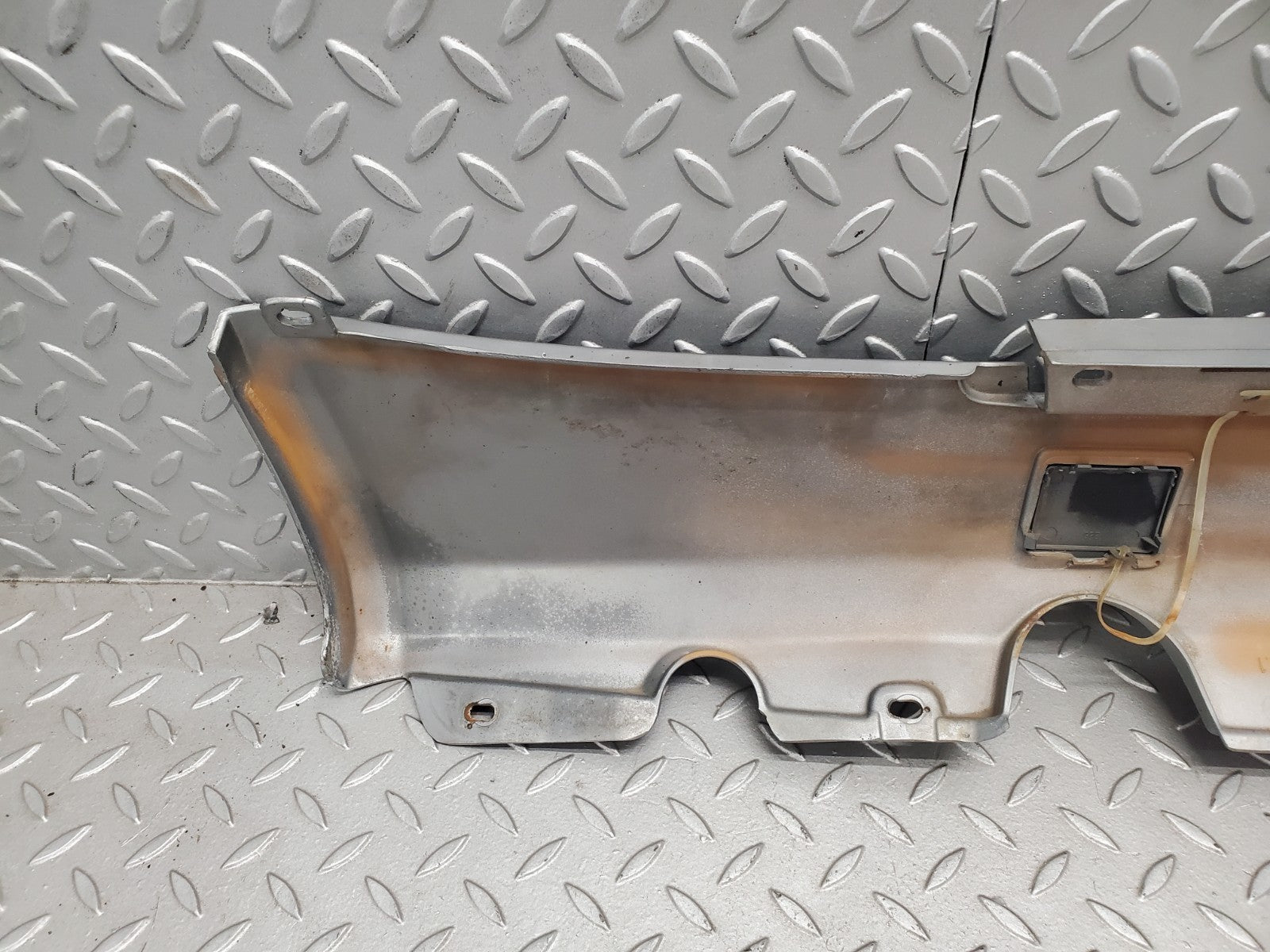 W124 Wagon side skirt right side used OEM
