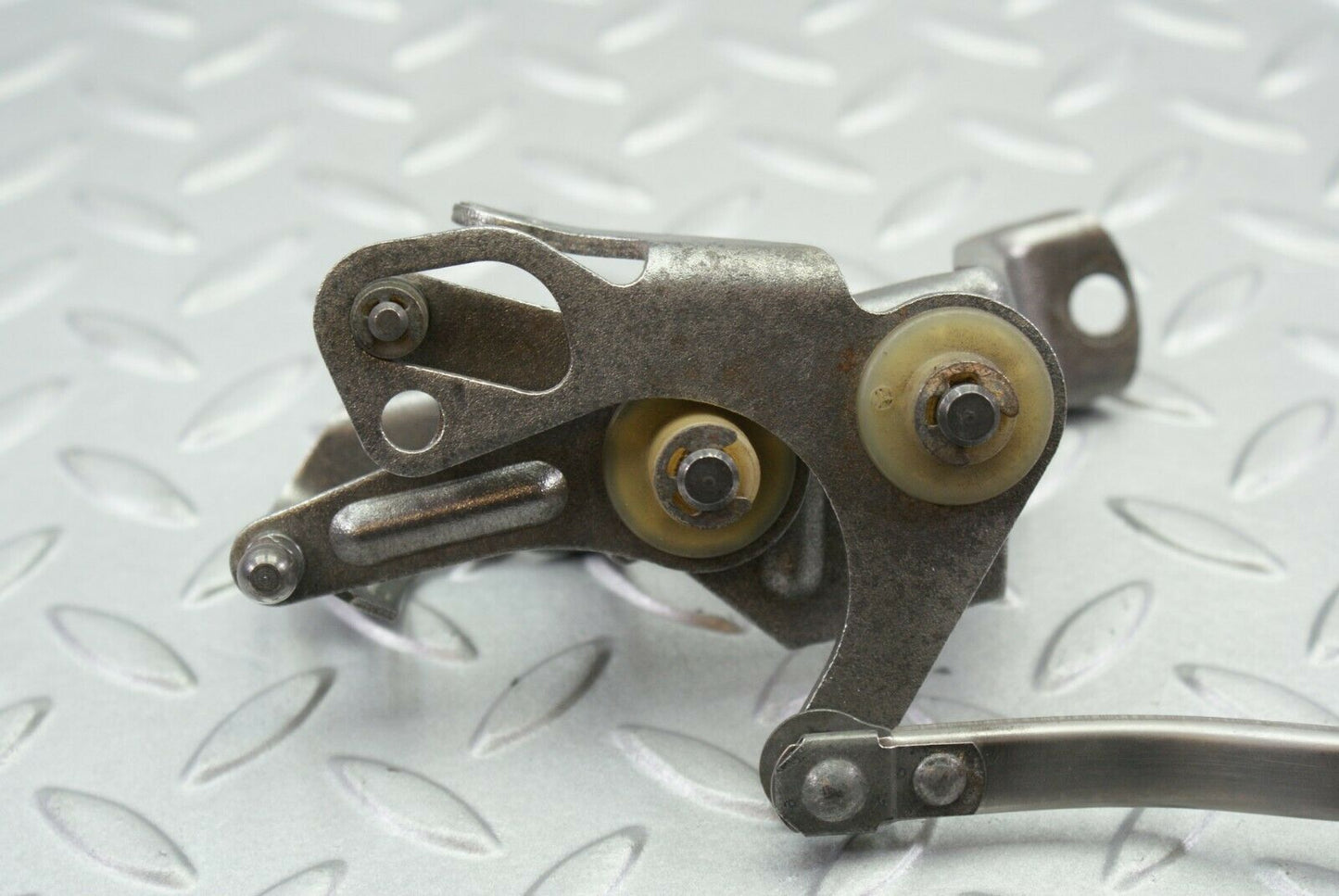 2670 Mercedes-Benz W116 350SE Throttle Linkage